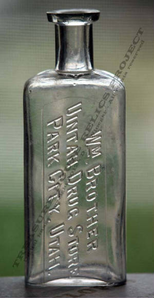 BOTTLE_PARK_CITY_UTAH_M_D_HURLBUT_DRUGGIST_2_EMBOSS.jpg