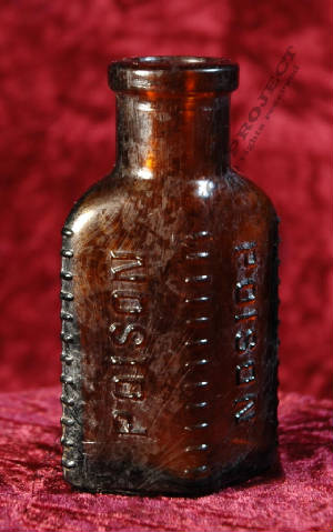 BOTTLE_LINSEED_OIL_OPHIR_DSC_0244_EMBOSS.jpg